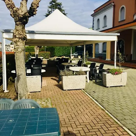 La Sonrisa Srl Poviglio Szálloda 3*